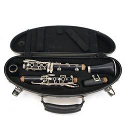 Yamaha 250 Bb clarinet serial no. K80705, with a resin body and chrome keys, in a velvet lined and padded hard case