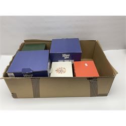 Sixteen Lilliput Lane models from the European collections, to include Dutch Collection; Aan de Amstel, Wipmolen, French Collection; Cabane De Guardian La, Porte Sachoenenberg La, German Collection Alte Schmiede, Das Rathaus, etc some with original boxes and deeds 