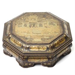 19th century Chinese export sweet meat or hors d’oeuvres blue and white dishes within fitt...