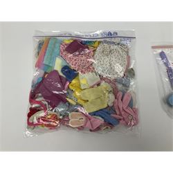 Barbie - quantity of uncarded/loose 1980s fashion doll outfits for Barbie, Ken and baby together with other accessories including shoes and boots, hats and scarves, brushes and combs etc
