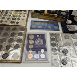 Great British and World coins, including 1996 brilliant uncirculated coin collection in card folder, 1998 proof coin set in blue display with certificate, commemorative crowns, 1953 unofficial year set in plastic holder, pre-decimal coinage, pre-Euro coinage etc, housed in various ring binder folders and loose