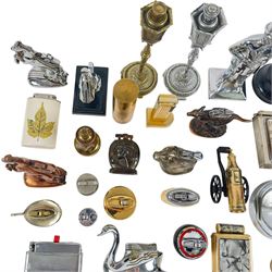 Collection of novelty lighters, including examples modelled as horse, swan, kiwi, bullet, lamppost etc 