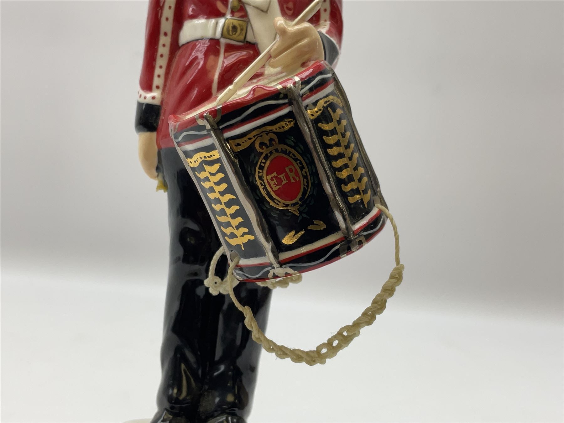 Michael J Sutty limited edition figure, Soldier Drummer, 1st Battalion, The Kings Own Royal Border Regiment 1984, 93/250, together with further limited edition Michael Sutty bust, 12/250, tallest H21.5cm