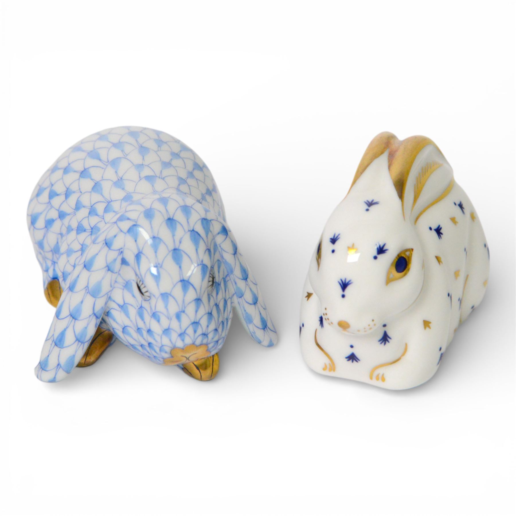 Herend blue fishnet rabbit, together with Royal Crown Derby rabbit paperweight with gold stopper, H5cm 