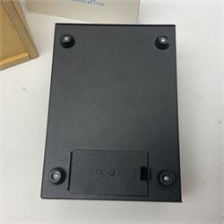 Electro Harmonix Big Muff Pi V7 distortion sustainer, in original box