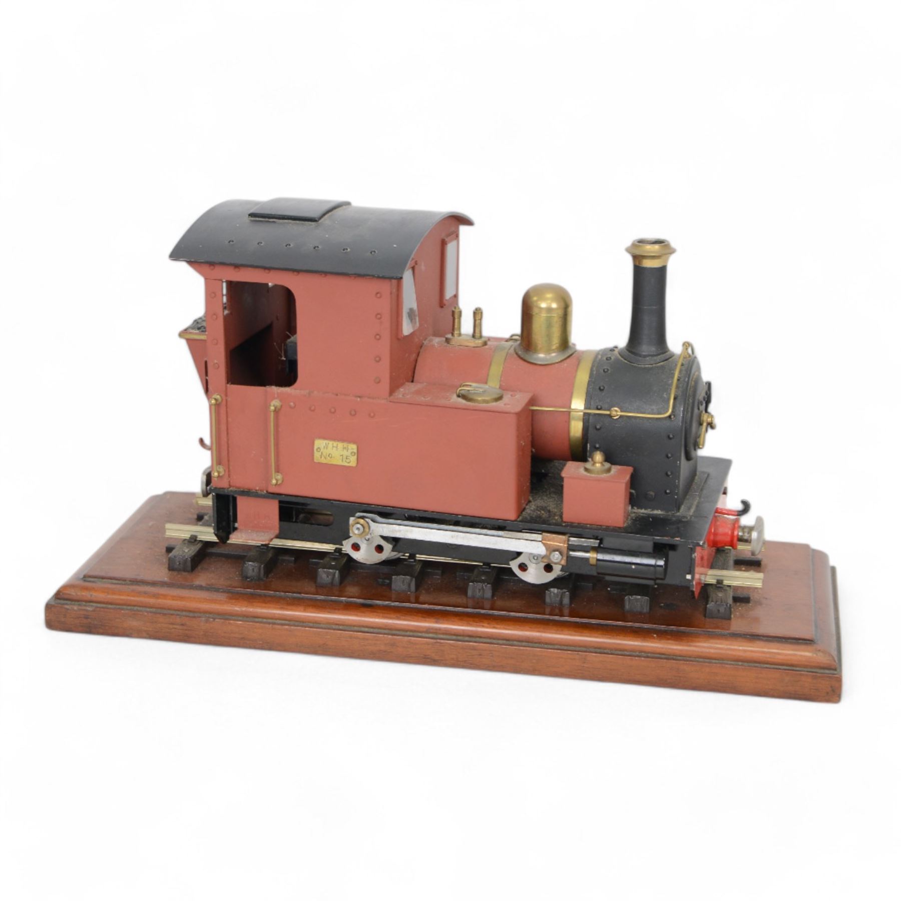 Roundhouse Gauge remote controlled 0-4-0 tank locomotive Model