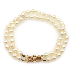  Double strand pearl bracelet with hallmarked 9ct gold pearl set clasp   