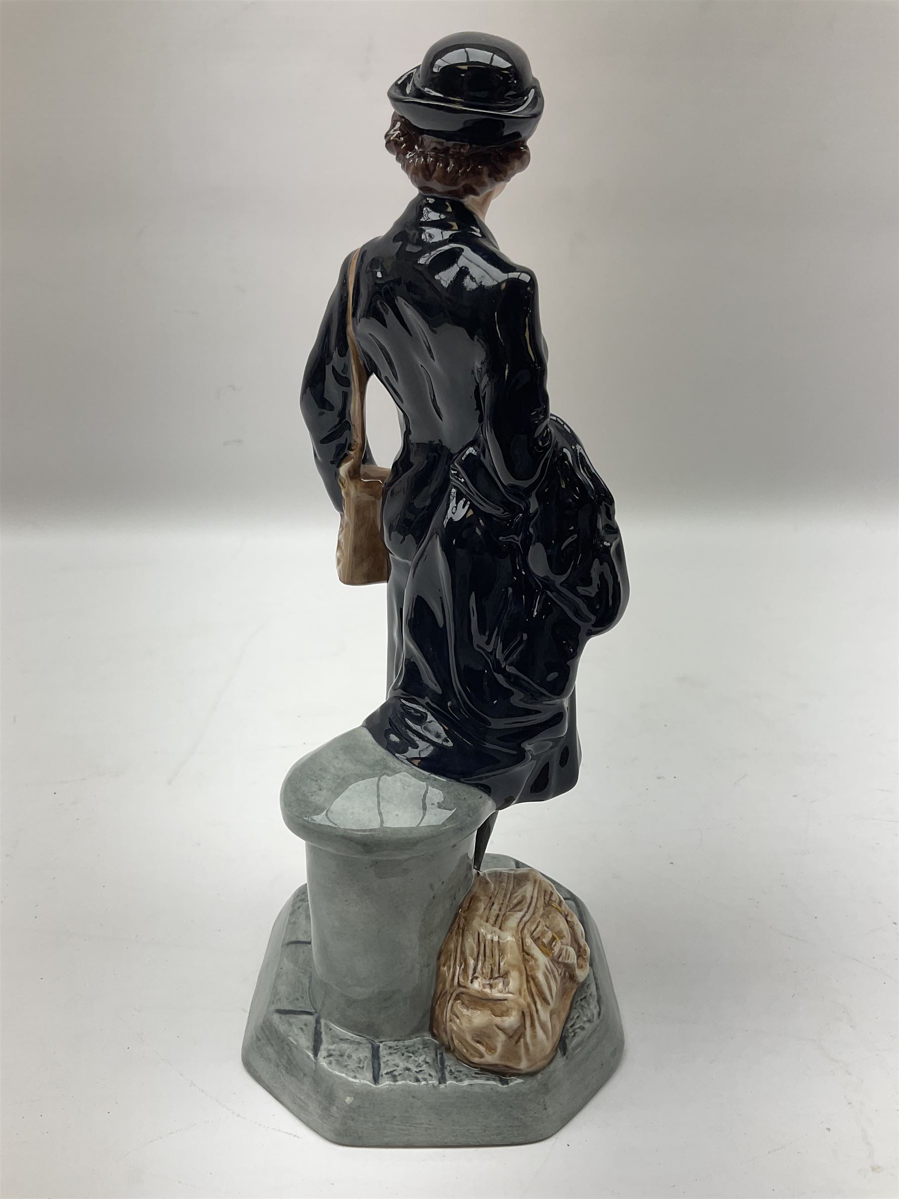 Royal Doulton Women's Royal Navy Service Classics figure, modelled by Valerie Annand, HN4498, limited edition no 7/2500, H23cm