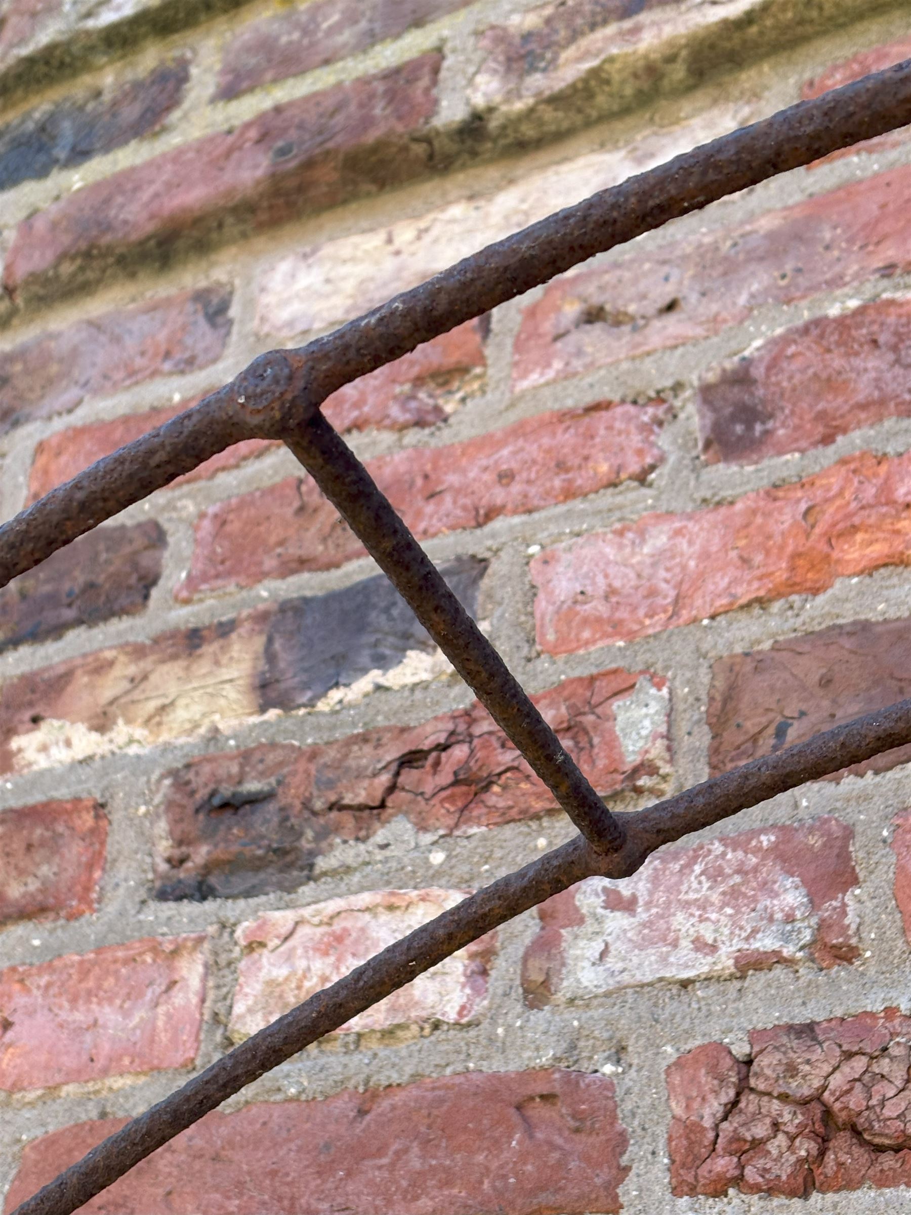 19th century wrought iron rose arch. H237cm, W116cm, D30cm.  - COLLECTION BY APPOINTMENT FROM: The White House, Thirsk Road, Easingwold, York, YO61 3NF - CALL 01723 507111 TO ARRANGE