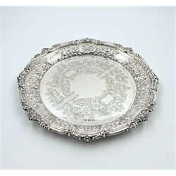  Edwardian silver waiter, engraved scroll decoration, complimentary moulded border with cast foliate rim by Mappin & Webb, Sheffield 1901, D23cm approx 15oz   