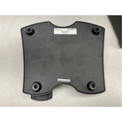 Peavey VYPYR VIP-3 guitar amplifier serial no.0DBDM070095 L51cm; with Peavey Sanpera 1 pedal board serial no.0DBDM160027 and cables (2)