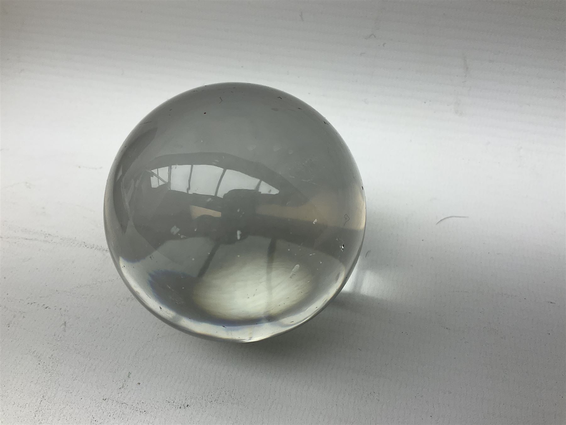 Victorian crystal ball, in a fitted case, D8cm