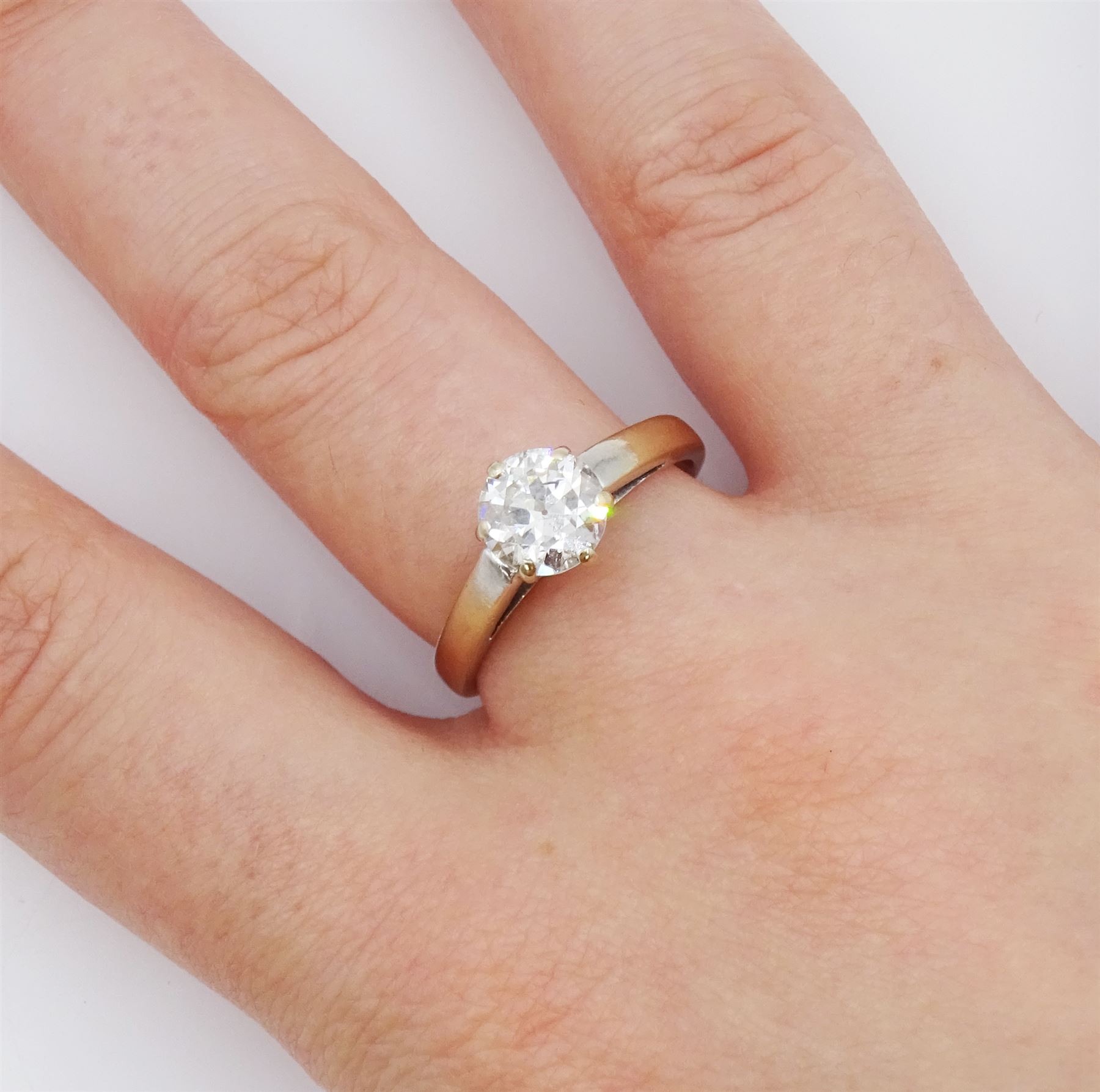 18ct gold single stone old cut diamond ring, diamond approx 1.10 carat