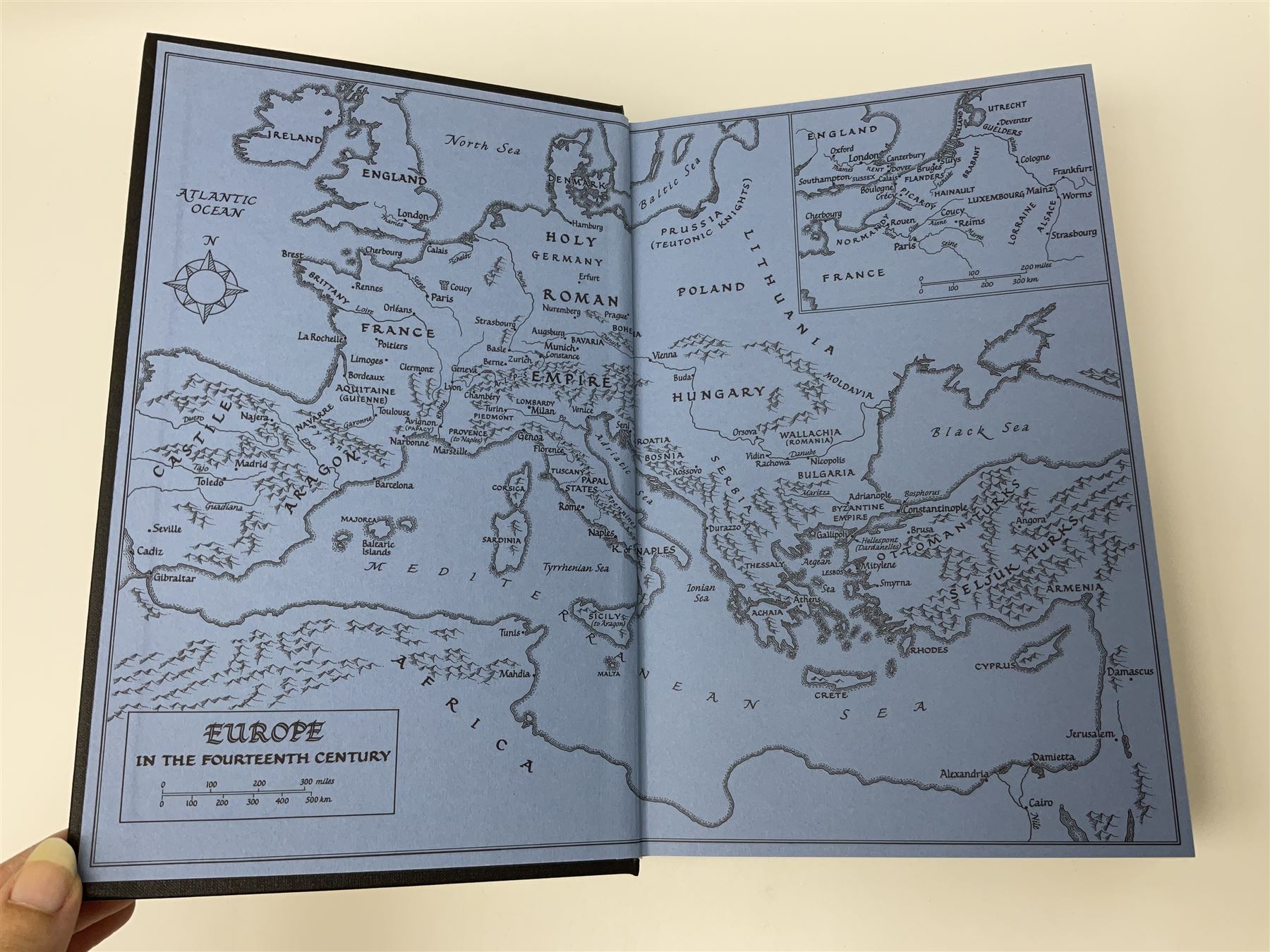 Folio Society - fifteen volumes including ten by Thomas Hardy, together with The Waning of the Middle Ages and Doctor Zhivago, etc, all missing slip covers 