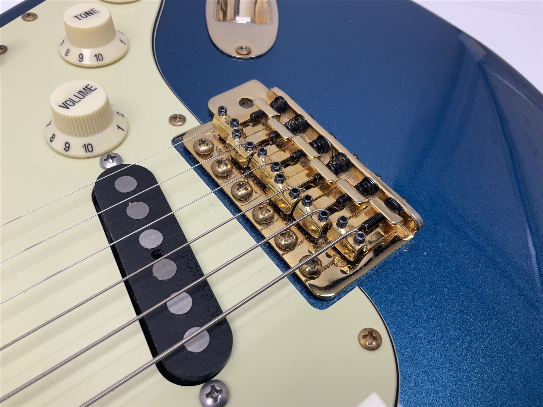 Fender Stratocaster style electric guitar in metallic blue with Rio Grande pick-ups and Fender back-plate L98cm; in Fender soft carrying case