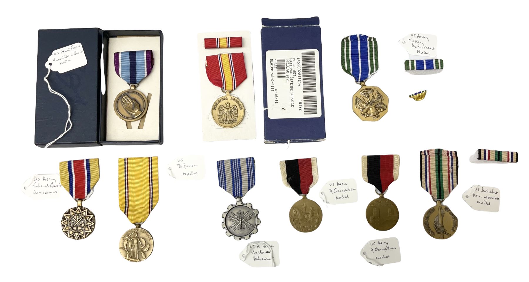 Nine American medals including WW2 Navy and Army Occupation medals, 1939-41 Defence Medal, boxed National Defence Medal and bar, South West Asia Service with bar, Air Force, National Guard and Military achievement medals etc (9)