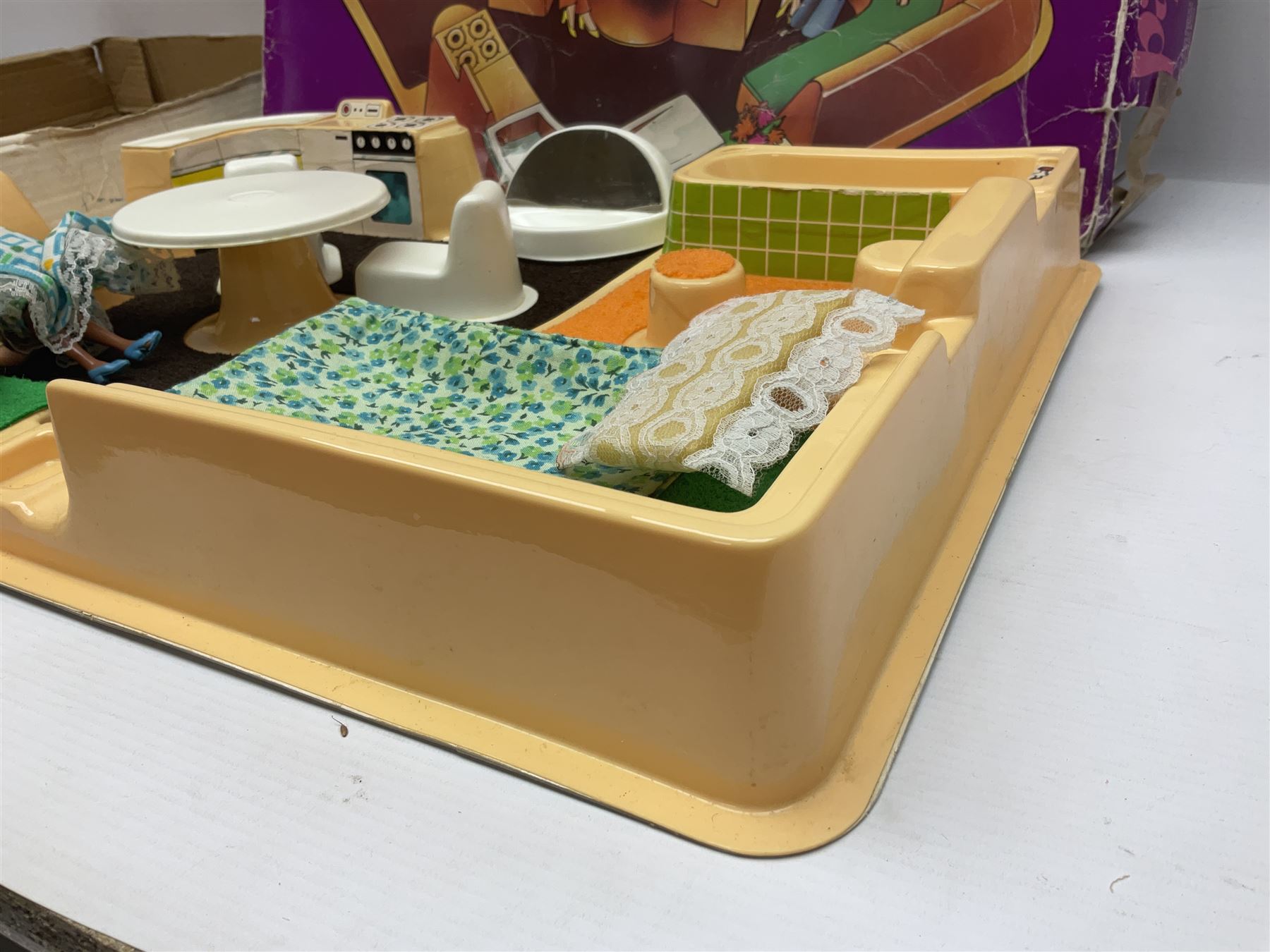 Palitoy Pippa's Apartment with split-level lounge-kitchen, bedroom and bathroom and two dolls: boxed