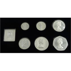 Queen Elizabeth II Isle of Man Pobjoy Mint 1978 silver coin collection, commemorating the 25th anniversary of the Coronation of Her Majesty Queen Elizabeth II, cased with certificate