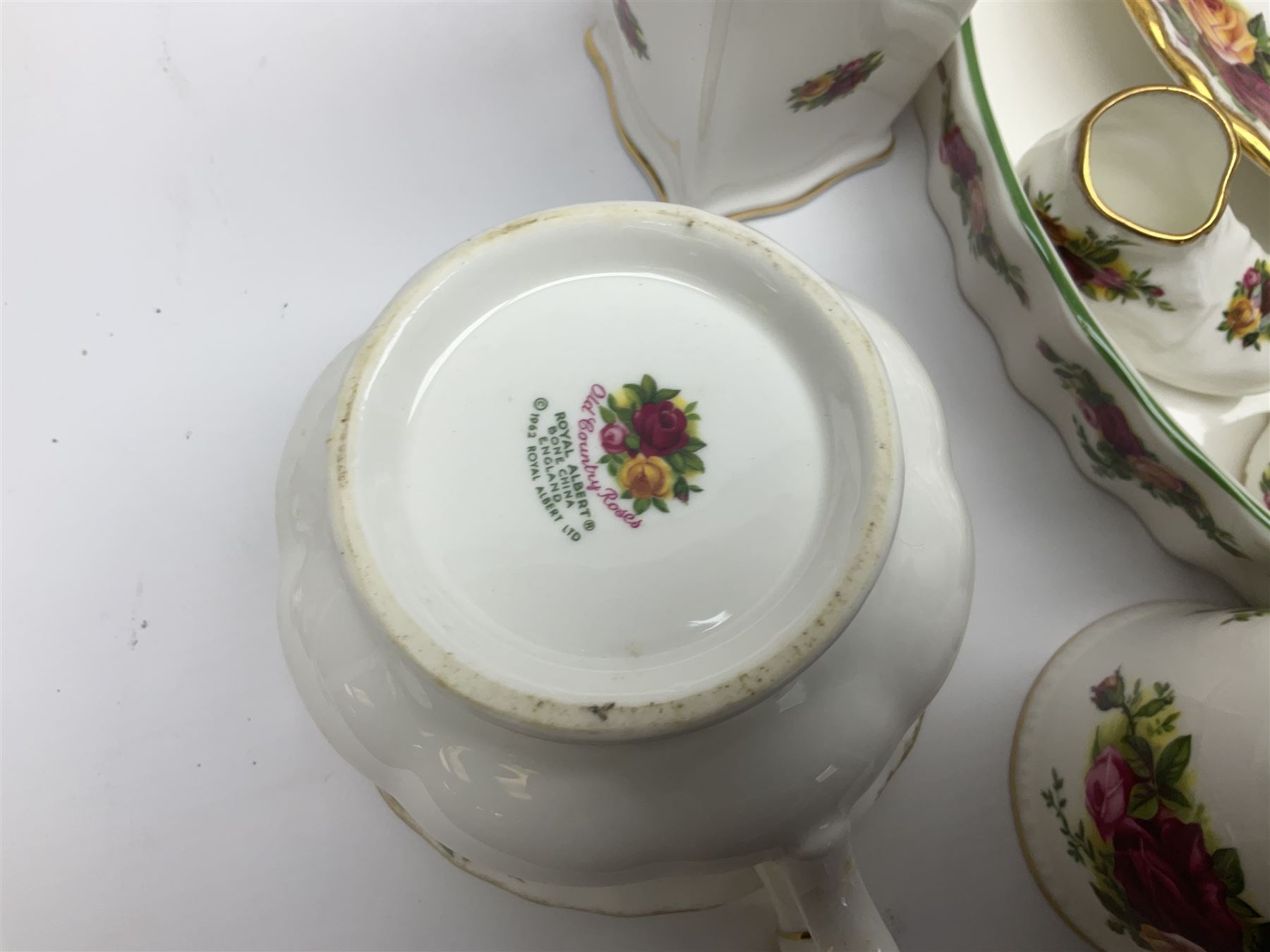 Royal Albert Old Country Roses pattern part tea and dinner service, including coffee pot, miniature teapot and stand, eight dinner plates, cake stand, sauce boat etc 