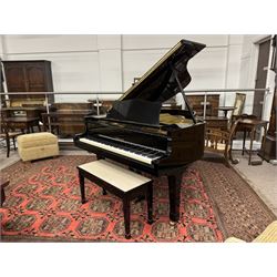 Yamaha - Baby Grand (5' 3
