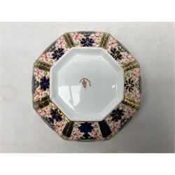 Royal Crown Derby Imari bowl of octagonal form, decorated in the 1128 pattern, with printed makers mark and date cypher for 1891 - 1921 beneath, D18cm