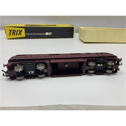 Trix Twin Railways - Warship Type 4 Diesel Hydraulic B-B locomotive 'Vanguard' No.D801; another similar incomplete locomotive; both boxed; and an LMS 4-wheel tender (3)
