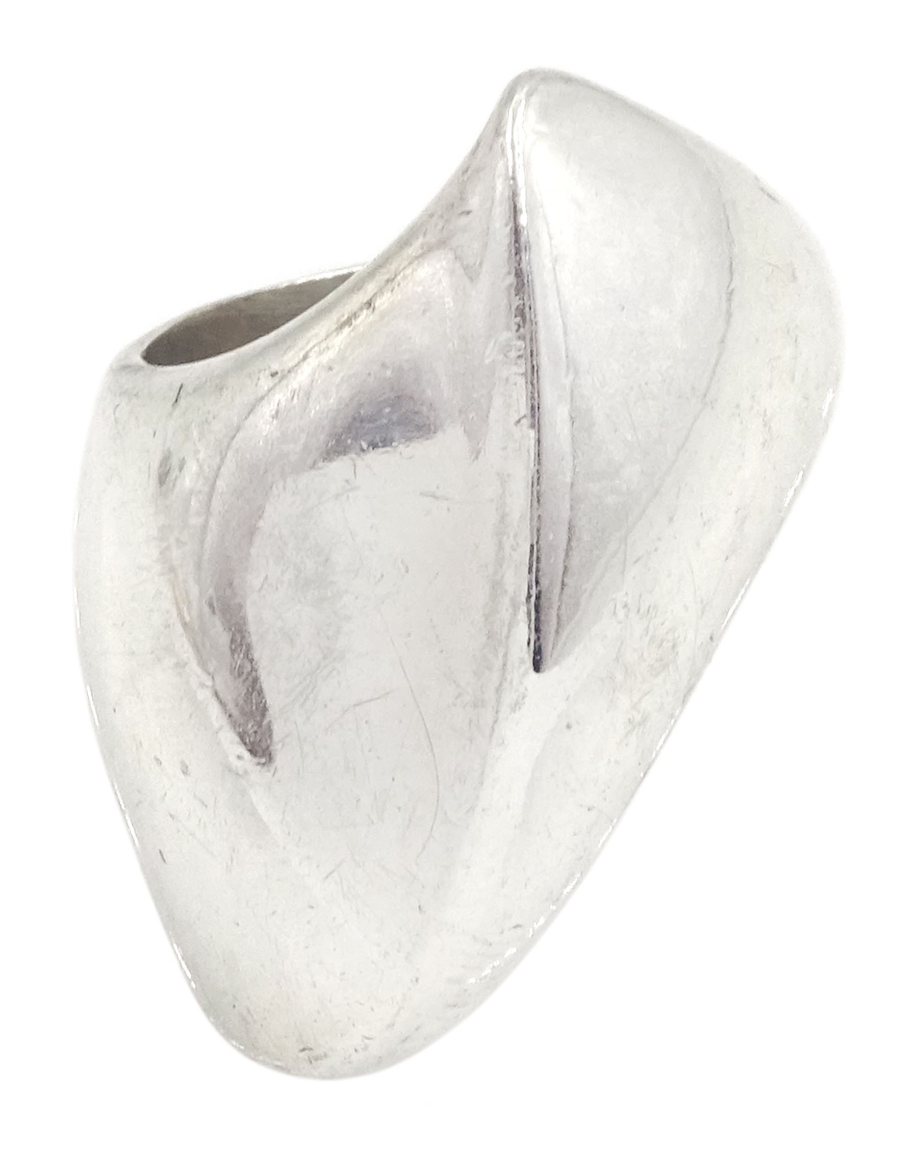 Georg Jensen silver modernist design ring designed by Nanna Ditzel, No. 91, London import mark 1973