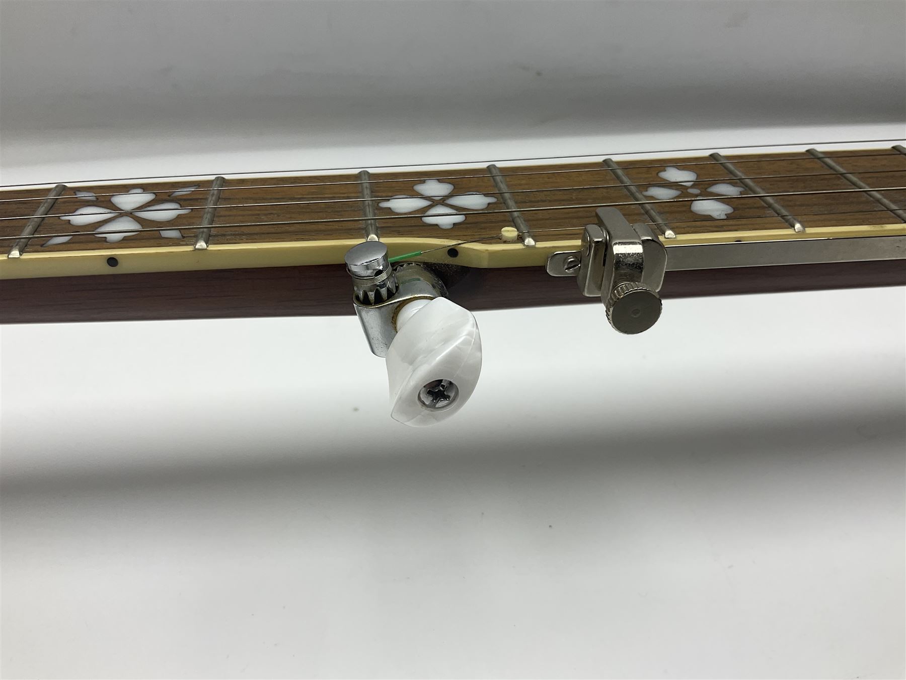 Tonewood mahogany 5-string banjo with 5th string capo L99cm