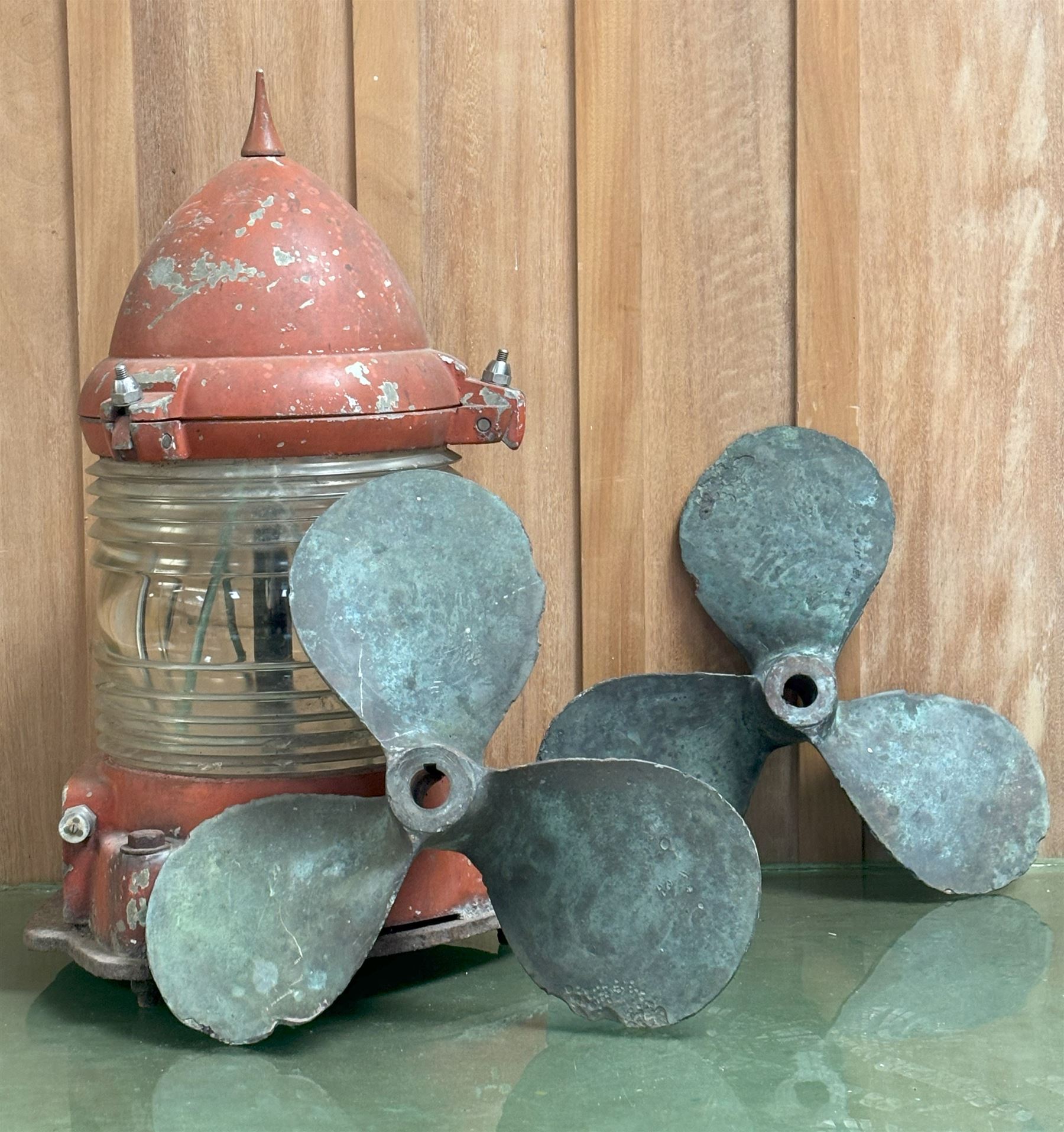 Aga Signals Ltd electric signal / light house light (H60cm) together with a pair of bronze boat propellers (W40cm) (3) - COLLECTION BY APPOINTMENT FROM: The White House, Thirsk Road, Easingwold, York, YO61 3NF - CALL 01723 507111 TO ARRANGE