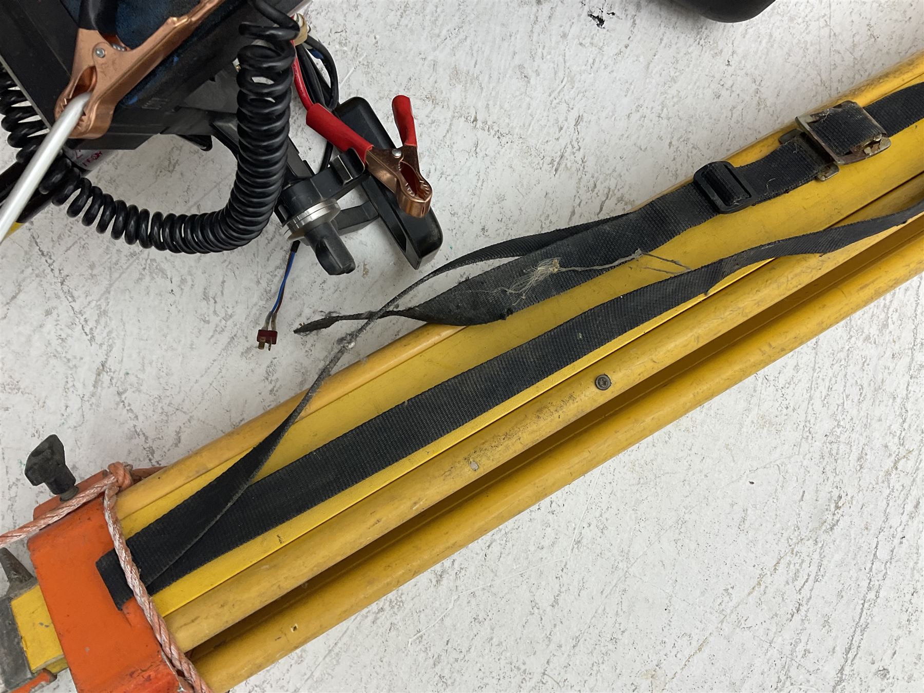 Trimble land surveying equipment - 5000 Series 5603 DR300+ Robotic Reflectorless Total Station, serial no.84310406; in carrying case; together with GPS Holder 58317019, serial no.95320184; ACU 571225500, serial no.83214786; Docking Station 58252019, serial no.95823458 with Power Supply; RMT 606 Remote Target on pole with CU Holder and External Georadio 2.4GHz; cased Power Pack Kit; folding tripod; and aluminium 5m telescopic measuring staff