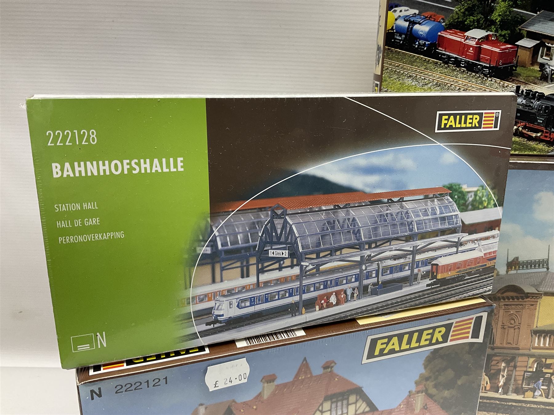 'N' gauge trackside accessories - seven Faller buildings and bridges etc Nos.N212113, N222121, N222583, N222174, N222128, Z282730 & Z282707; two others by Vollmer Nos.N7657 & N7724; four boxes of Gaugemaster Ballasted Underlay; grit and Foliage Clusters
