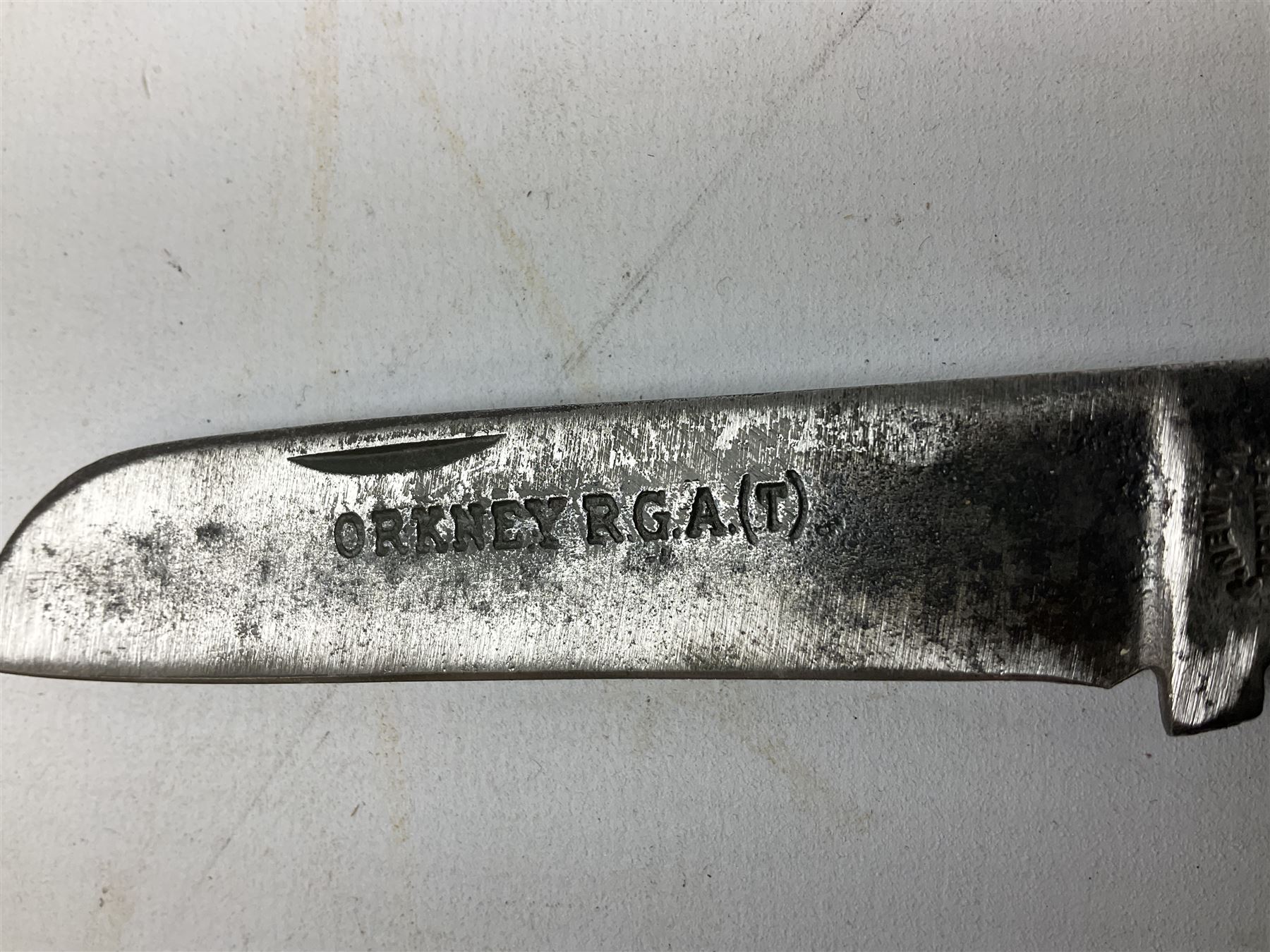 Early 20th century Royal Garrison Artillery Orkney army folding jack/clasp knife, the blade inscribed 'Orkney R.G.A.(T) and marked F. Newton Premier Sheffield, with blade and marlin spike and horn grips