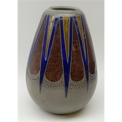  Handarbeit stoneware vase, decorated in the Doulton style with incised stylized decoration, impressed GMR incised 111/30 H30cm   