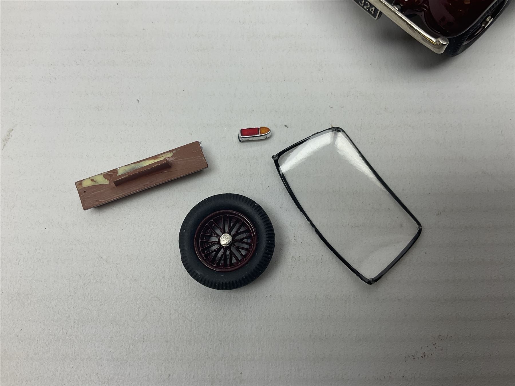 Eight Lansdowne Models 1:43 scale models - 1939 Bentley Embiricos, 1939 Lagonda V12 Long Saloon, 1961 Wolseley 6-110, 1971 Vauxhall PC Cresta De Luxe, 1958 Austin A105, 1955 Hillman Minx Convertible, 1954 Singer Roadster and 1936 Bentley 4 1/4 Ltr Park Ward DHC; all unboxed (8)