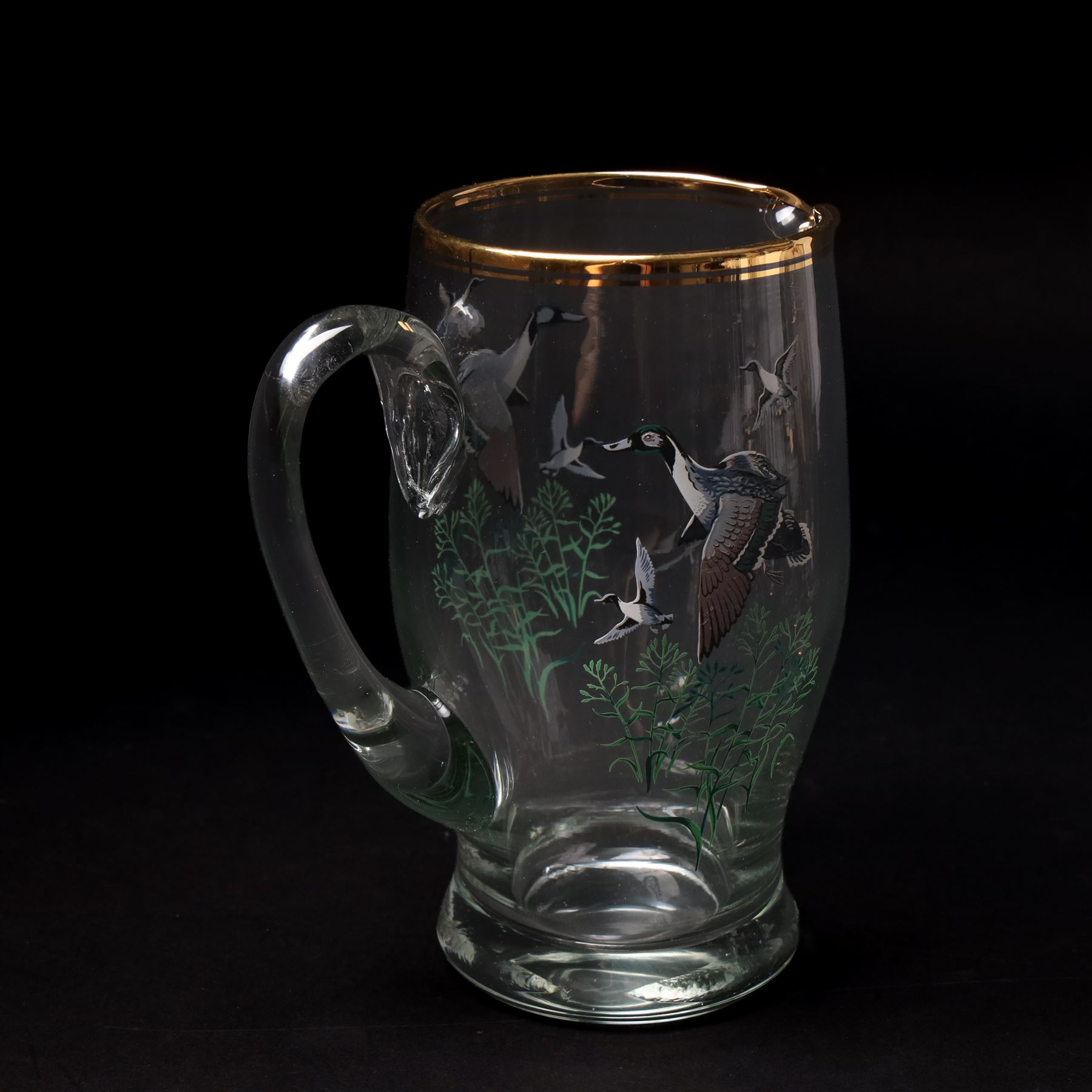 Set of ten painted glasses and jug, with geese and hunting scenes, jug H20cm 