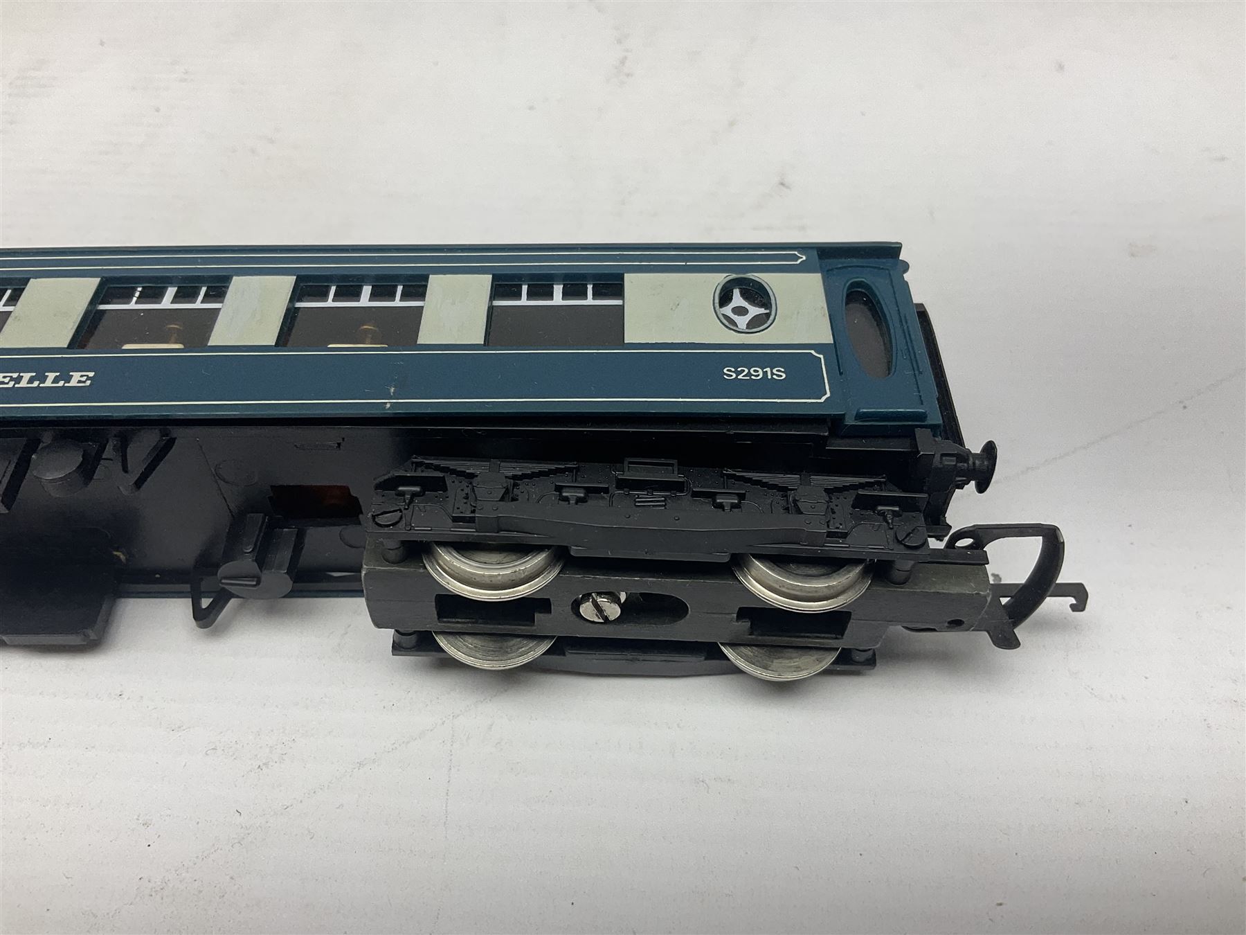 Wrenn '00' gauge - 'The Brighton Belle' Southern Electric Pullman two-car set Nos.S290S and S291S; boxed