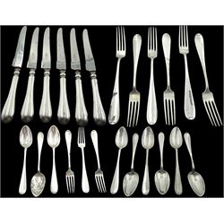 Continental silver flatware, comprising six table spoons, six table forks, three teaspoons, and three dessert forks, plus six knives, each stamped 800, approximate weighable silver 27.97 ozt (870 grams)