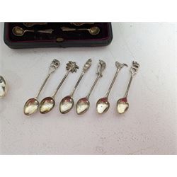 Pair of late Victorian silver open salts, each modelled as clam shells with gilded bowls and salt spoons, hallmarked William Hutton & Sons Ltd, London 1899 and 1900, with two silver spoons and a set of six silver plated spoons