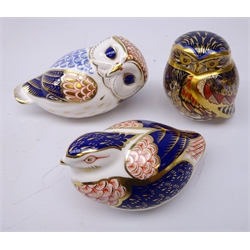  Three Royal Crown Derby paperweights: Little Owl dated 1998, silver stopper, another Owl and Grouse dated 1985 (3)  