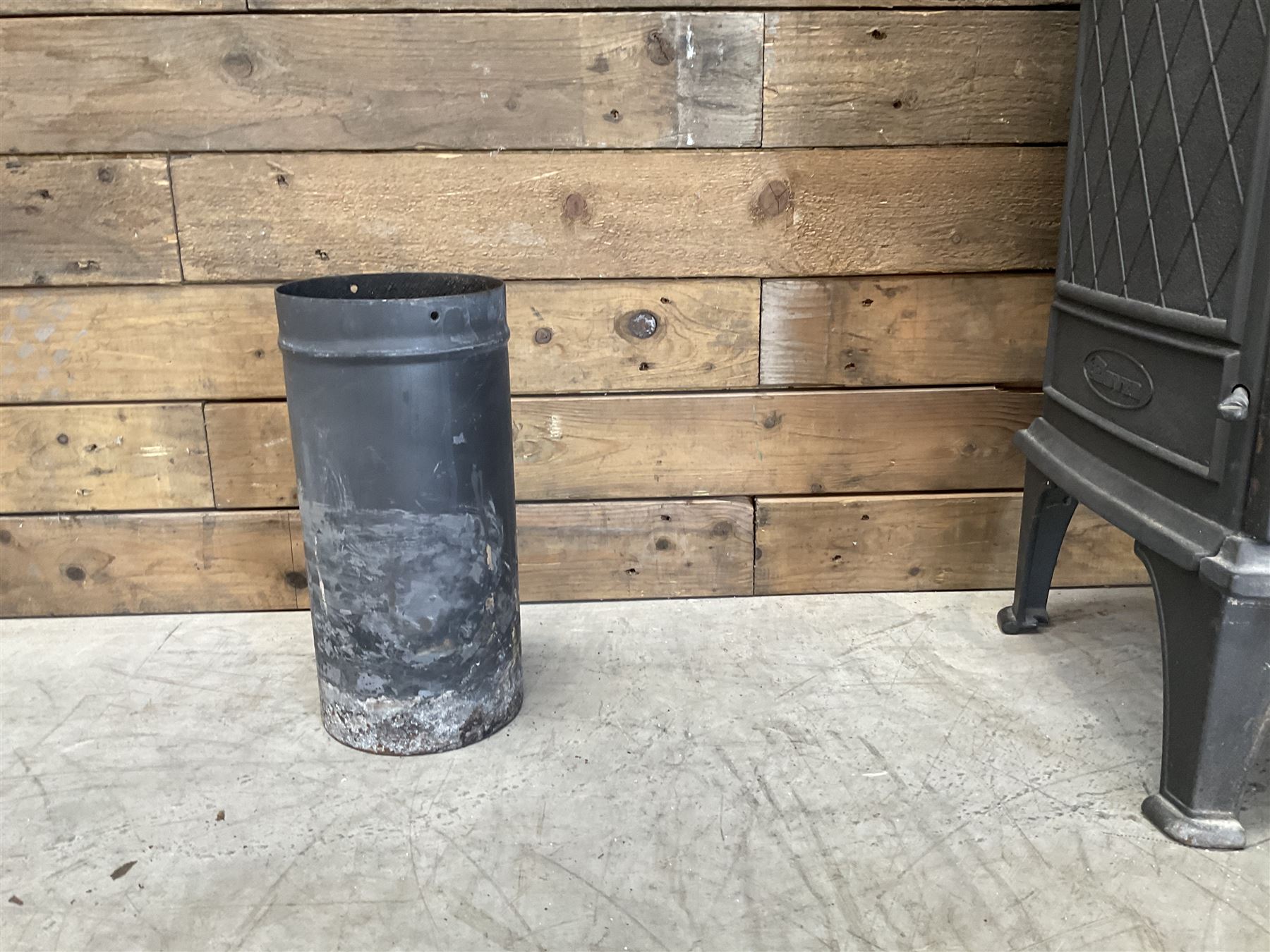  Dovre - multi-fuel cast iron stove