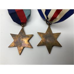 WW1 pair of medals awarded to 151761 Gnr. S. Loten R.A. with ribbons; four WW2 medals with ribbons; and small quantity of cap badges, medallions etc