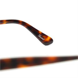 Persol tortoiseshell acetate sunglasses, handmade in Italy, with dark green lenses, signature silver-tone arrow hinges and keyhole bridge, temple interiors stamped Persol and CE marks, together with original Persol case and cloth