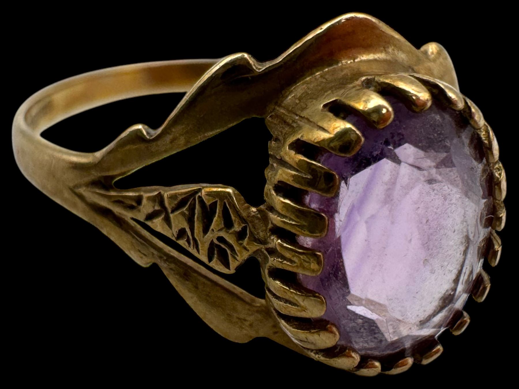 9ct gold amethyst ring, hallmarked 