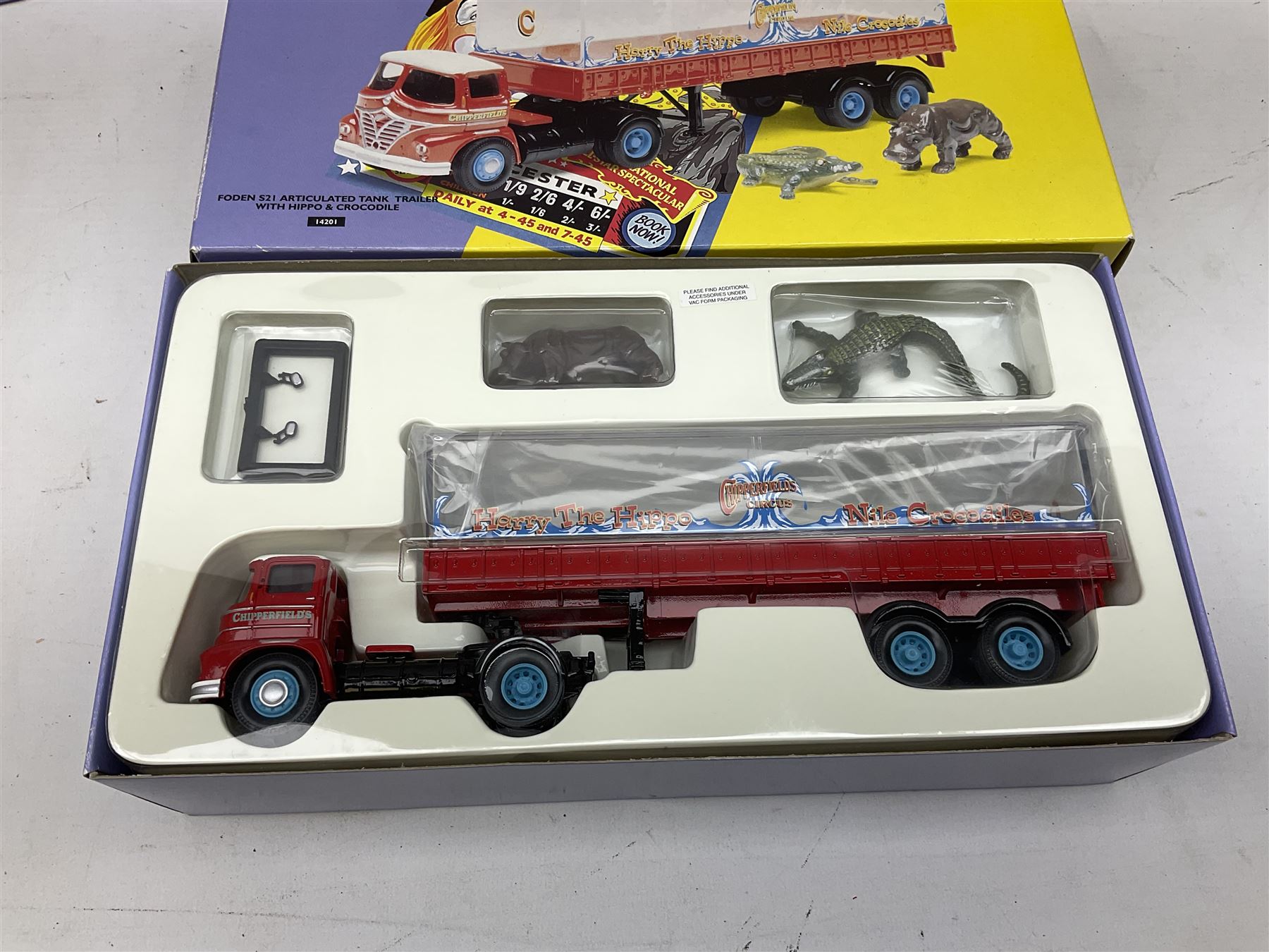 Corgi - eighteen Chipperfield's Circus die-cast models comprising Nos.97885, 31902, 97915, 14201, 11201, 31901, 97887, 97957, 96905, 97022, 17801, 97303, 07202, 97092, 97886, 97896, 97888 and 97889; all boxed (18)