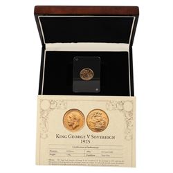 King George V 1925 gold full sovereign coin, in London Mint Office case