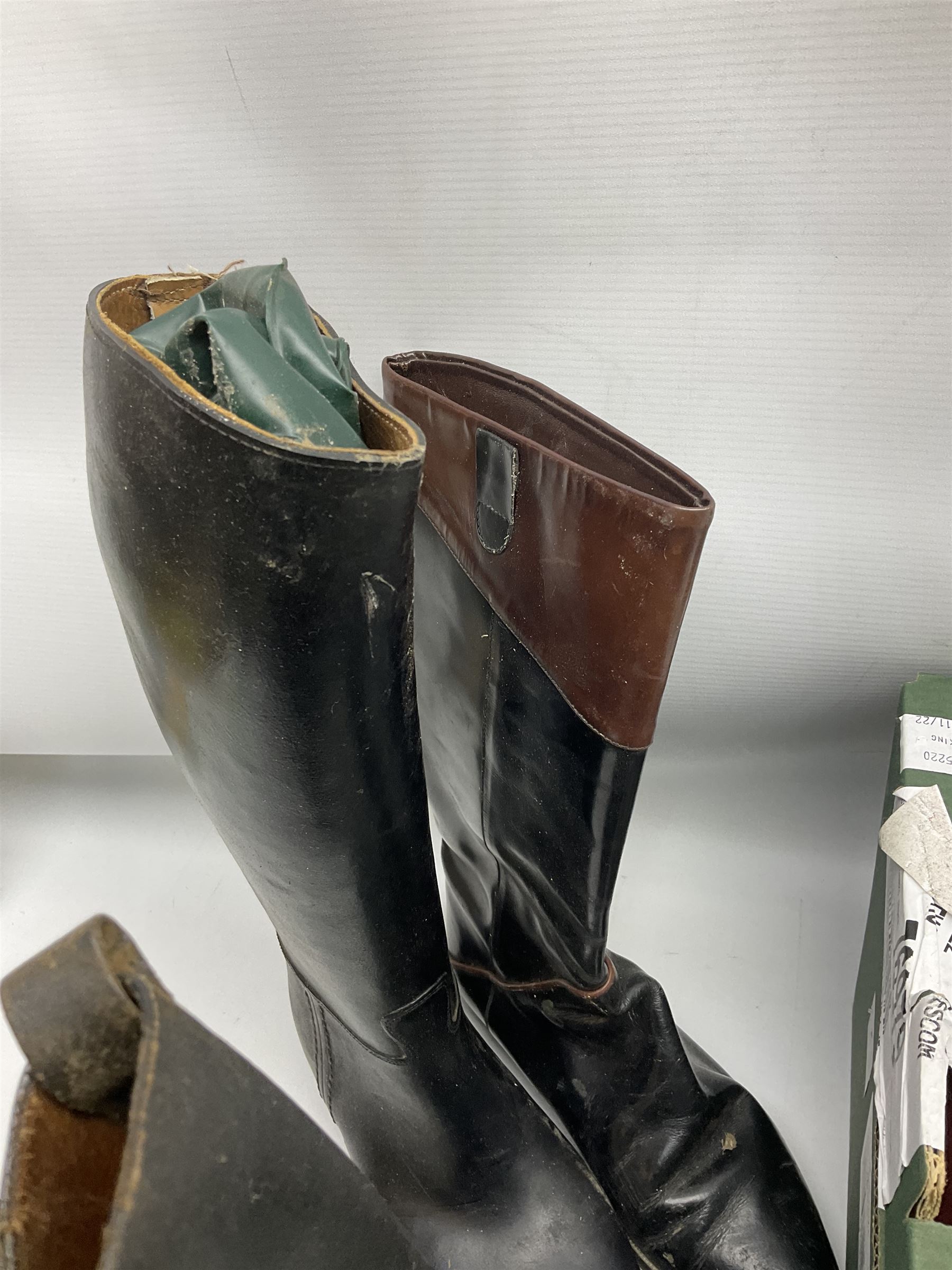 Quantity of horse tack and equipment to include Hauptner electric horse clippers, The Horseman Electric Clippers, bits, bridles, girths, rugs, jodpa boots etc  