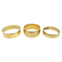 Three 9ct gold wedding bands hallmarked 8.2gm