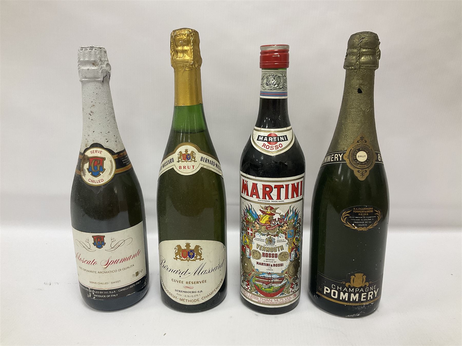 Vintage bottle of Martini Ross 14.7%, 75cl, Monte Christo Cream Sherry, Clubland White Port, wine etc (8)