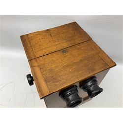 Mahogany tabletop Stereo viewer, with four Valentine Blancherd stereograph views of London, H32cm