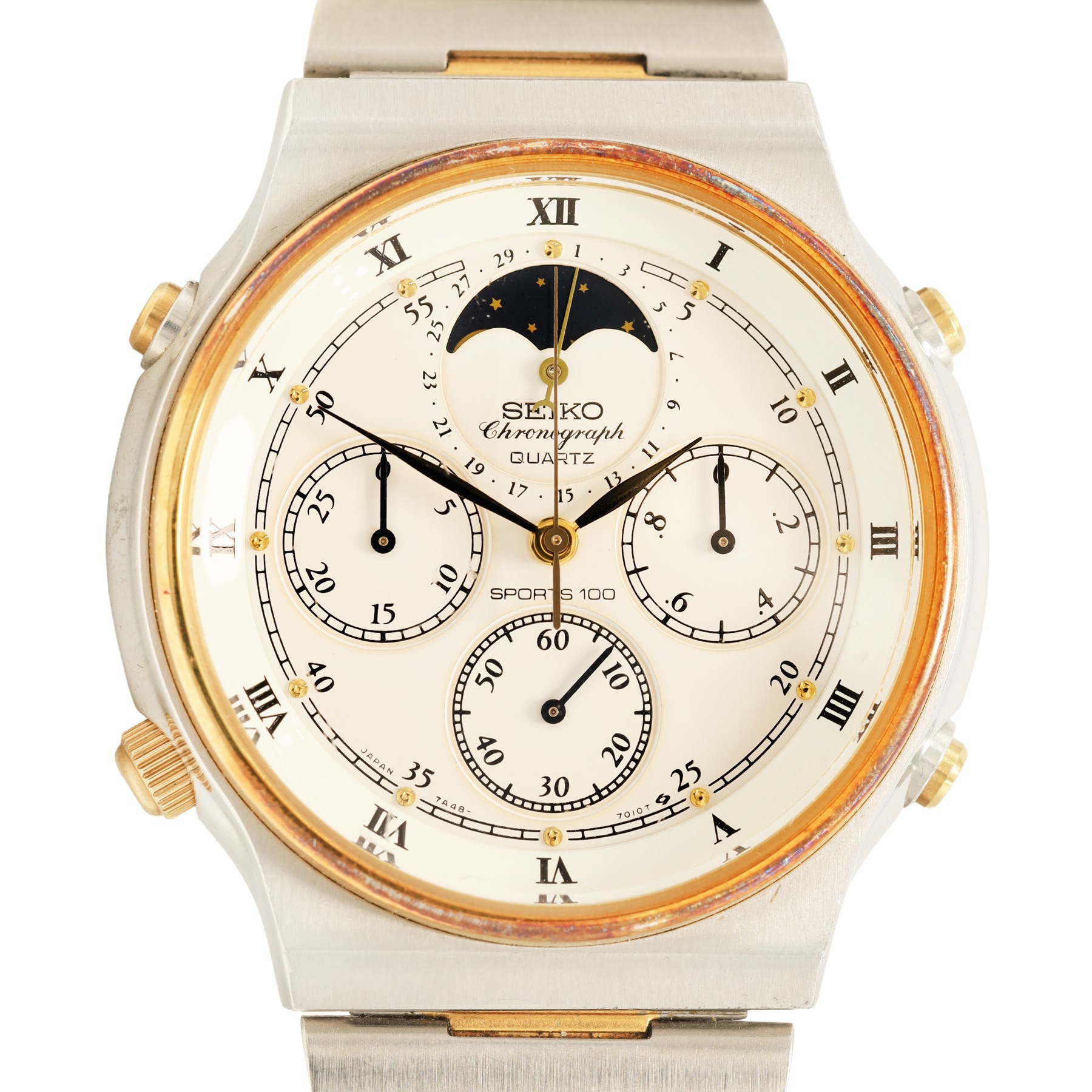 Seiko Sports 100 gentleman's stainless steel chronograph quartz wristwatch, Ref. 7A48-7000  white dial with subsidiary dials and moonphase, on original bracelet with fold-over clasp